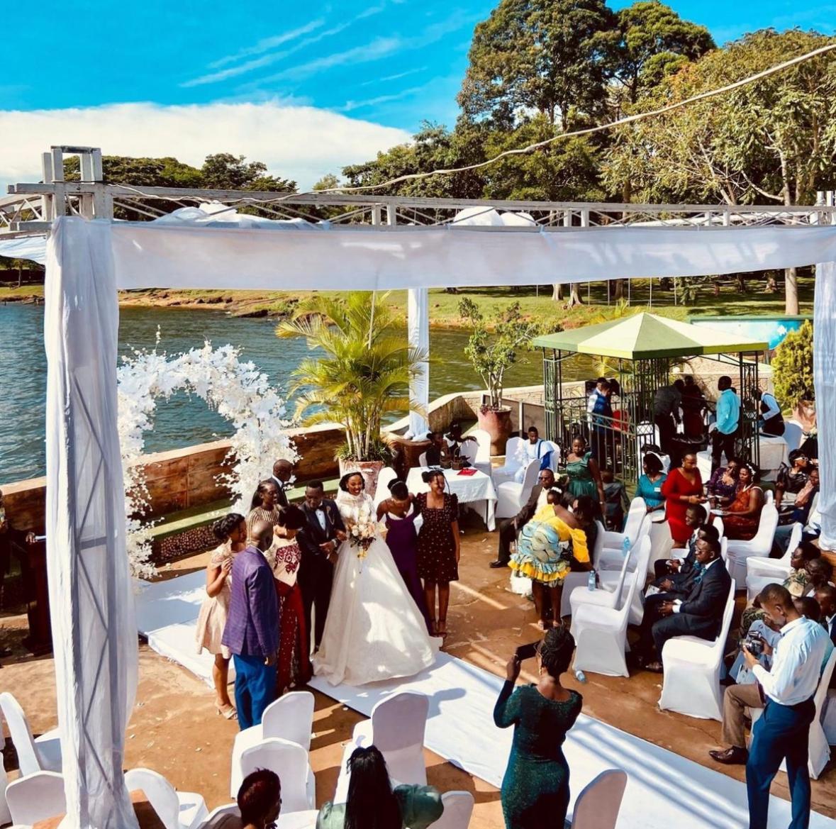Country Lake Resort Garuga عنتيبي المظهر الخارجي الصورة